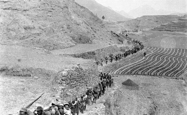 蒋介石发现74师补入2000多名解放军俘虏，质疑：敌军俘虏你也敢用？张灵甫却不当