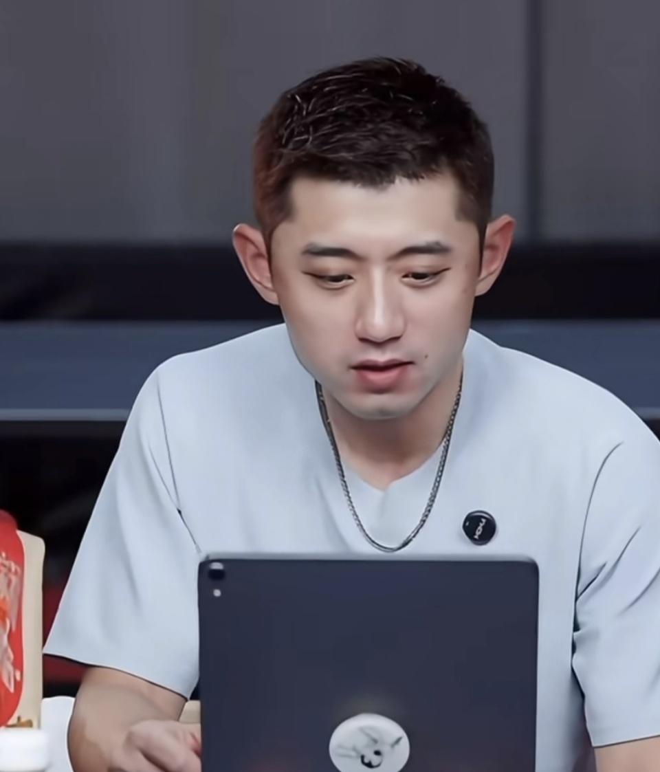 这次大赛：张继科一针见血，点出张本2大“弱点”！怕正手：大家注意观察，在和林