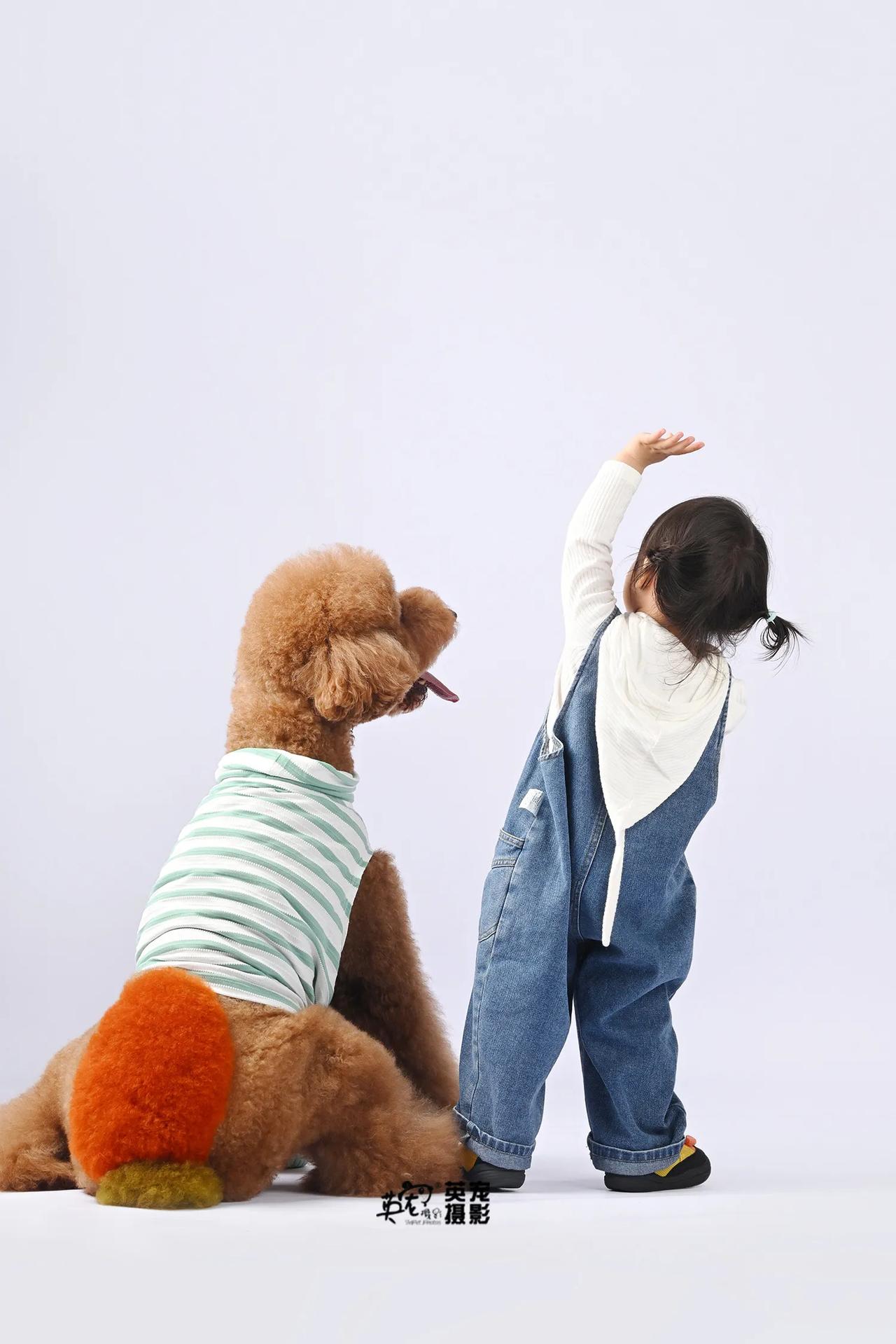哇，这也太可爱了吧小孩子就是要和小孩子在一起啊!!388记录孩子们的快