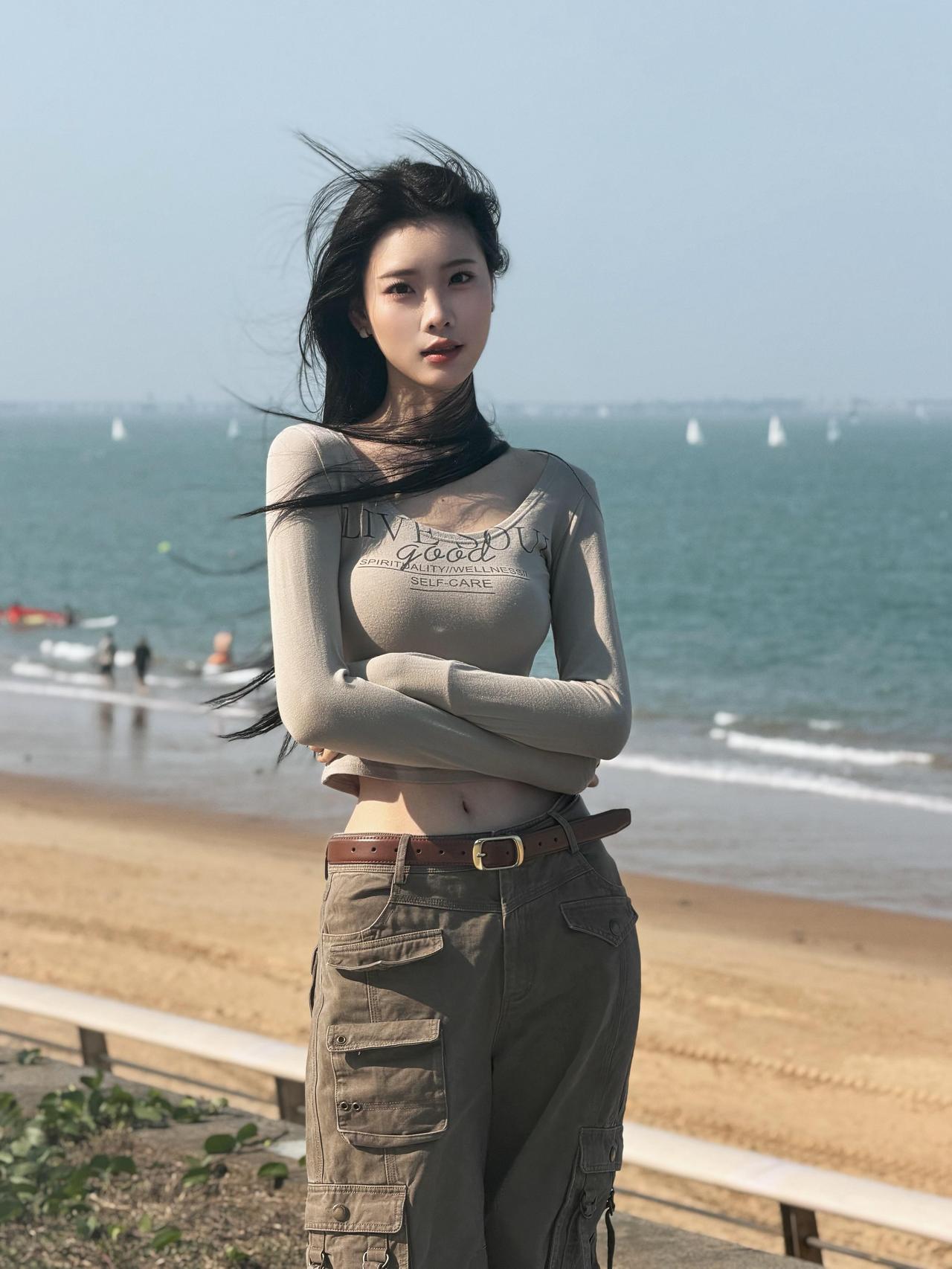 我爱大海也爱阳光也爱自由