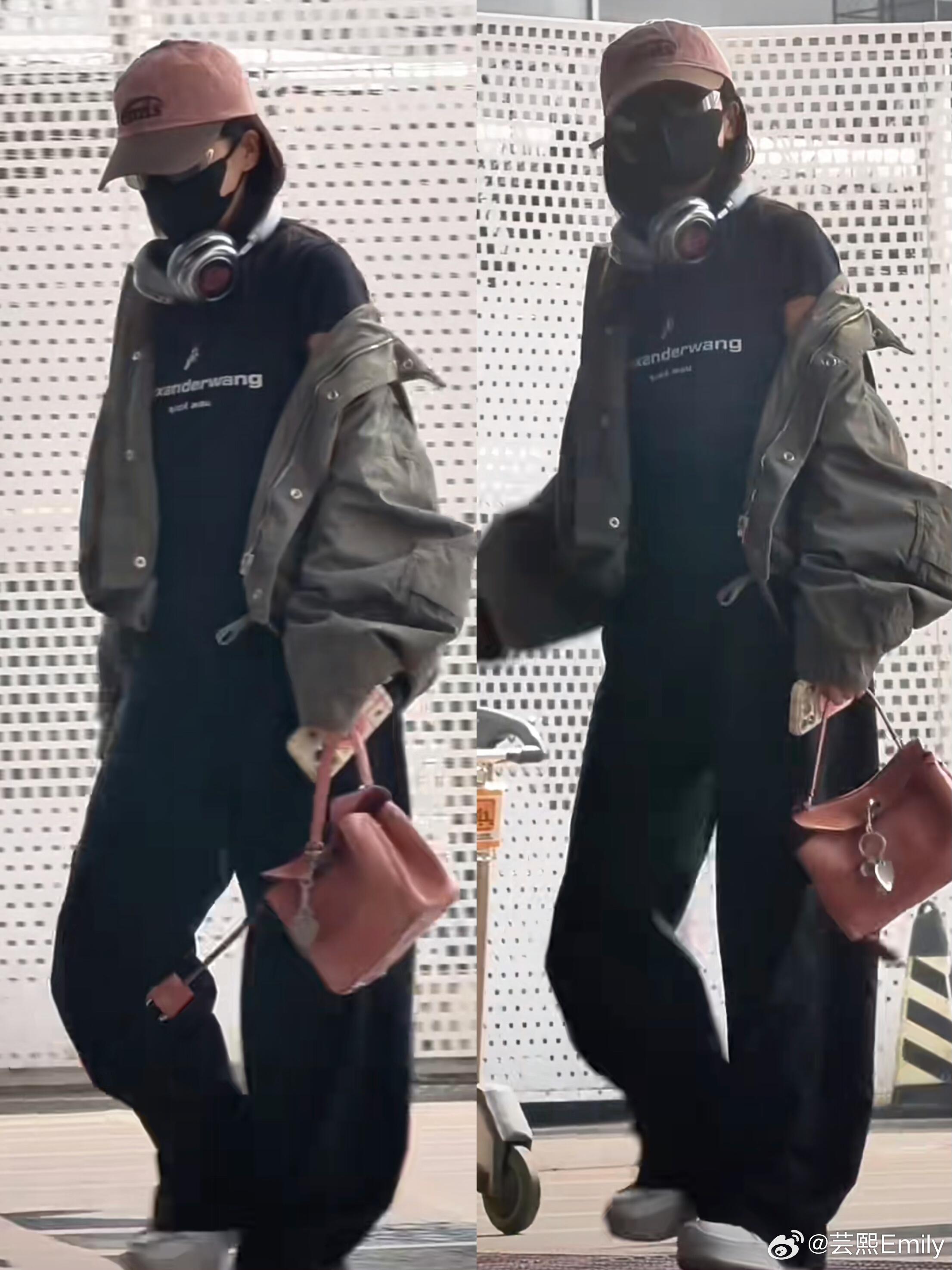 白鹿出发录制跑男啦！！小菠出发录制跑男，白鹿今日穿搭黑色T恤搭配黑色休闲裤造型，