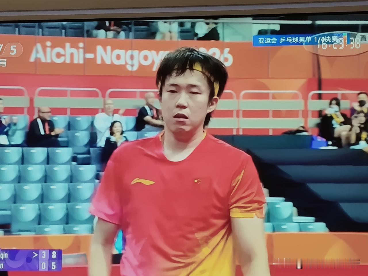 昨天四分之一决赛，张本智和苦战七局被阿拉米扬淘汰，比赛结束，阿拉米扬奔跑，跪地，