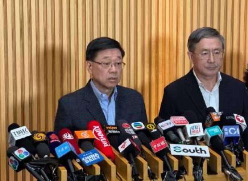 香港正式向内地发出求助，希望能得到无人机等物资支援。李家超表示，大埔火灾发生后，