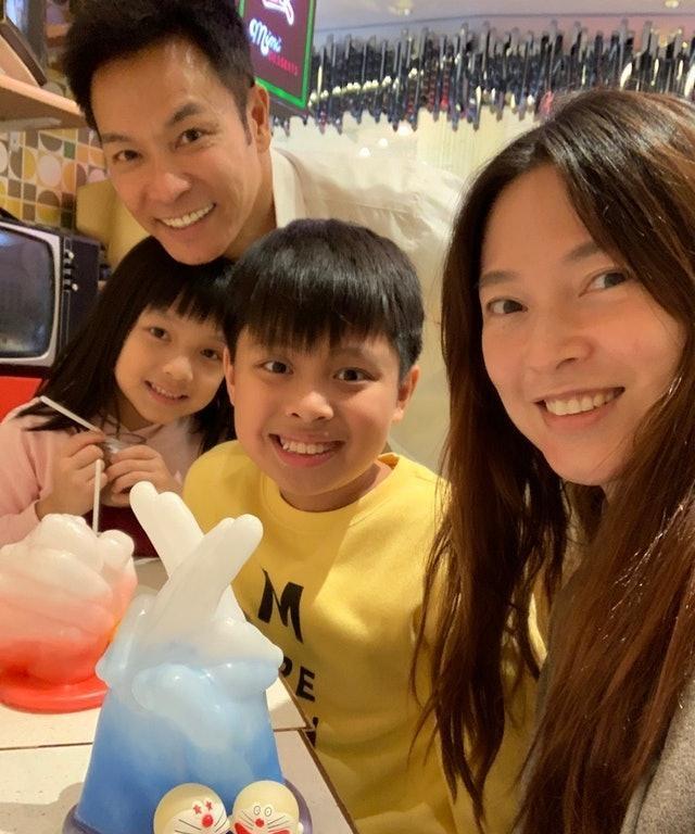 现年60岁的TVB三届视帝郭晋安，去年宣布与欧倩怡结束18年婚姻。回复单身的他，