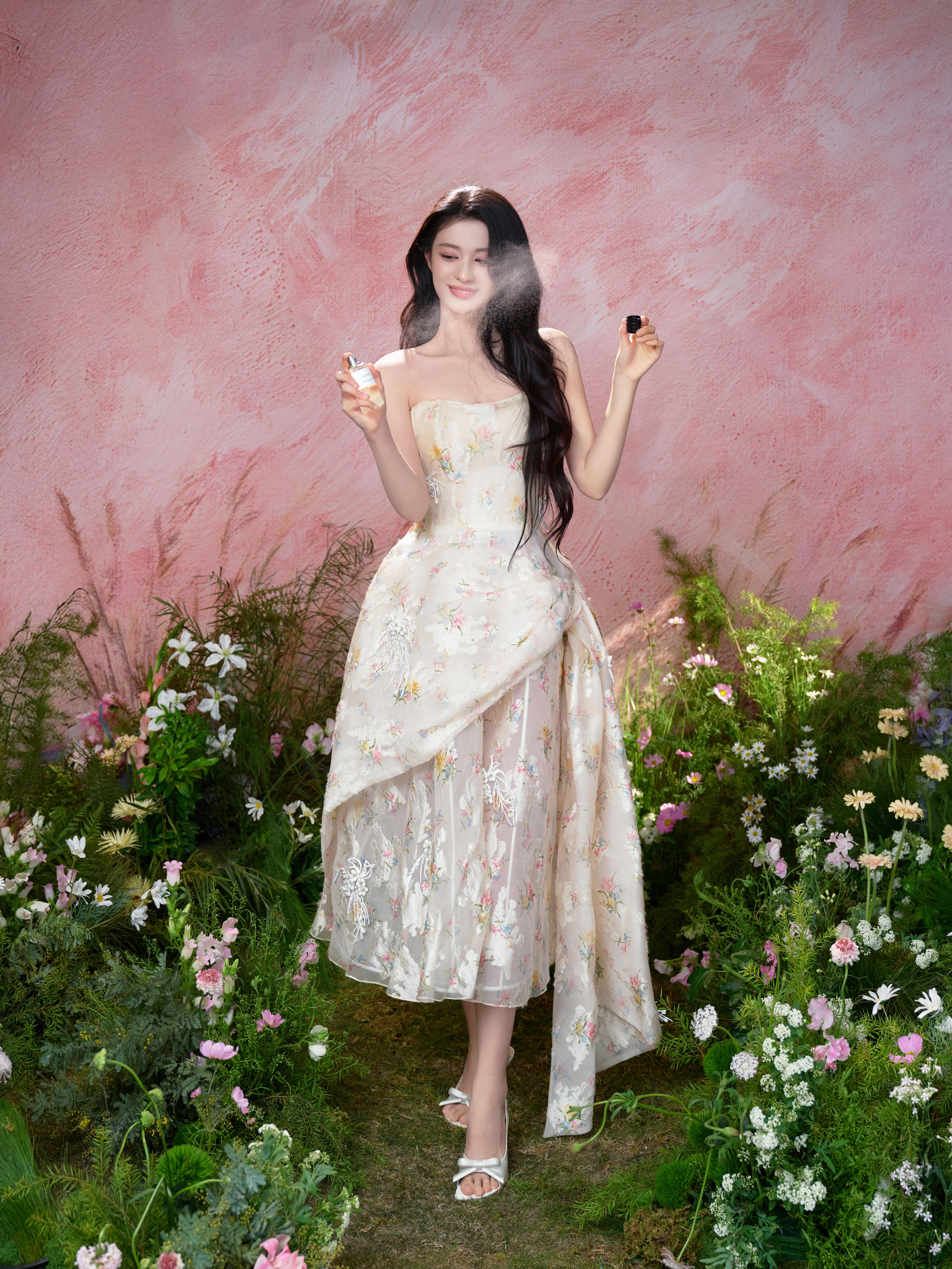 王楚然最新物料：迪奥活动定妆照出图🌸