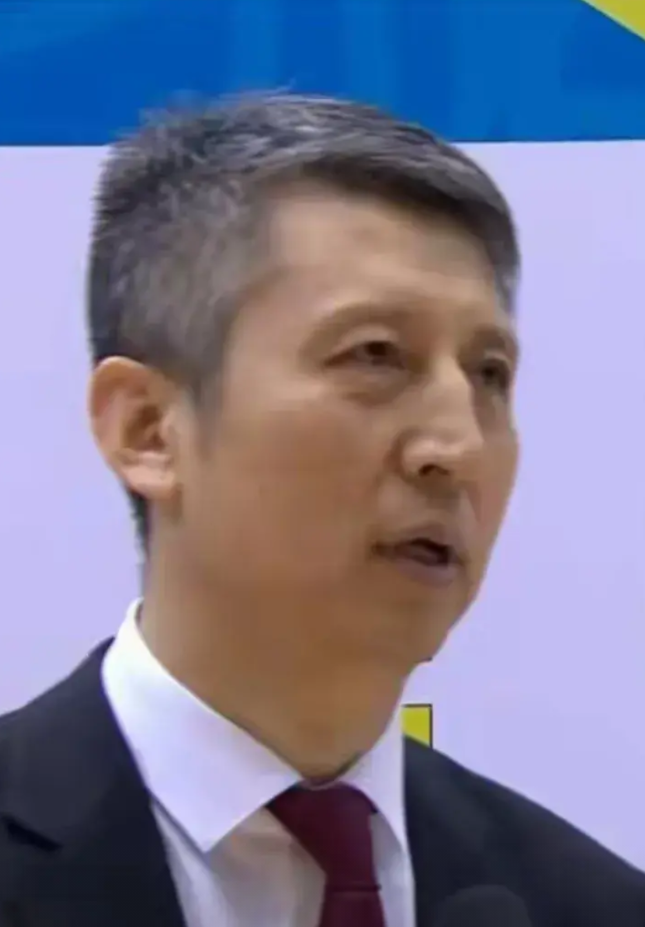 新一届国家队还是需要周琦郭仕强第一次当国家队主教练时还是少帅，队内有打球比他厉