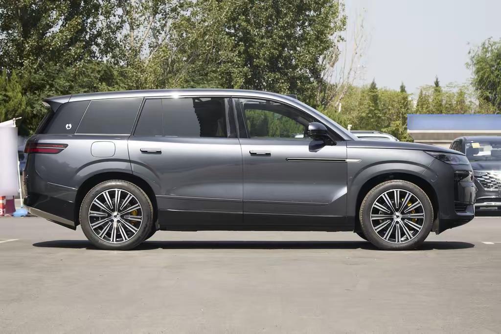 比亚迪闪充车型上得越来越多，此前有腾势Z9GT，D9，现在N9也来了，纯电续航确