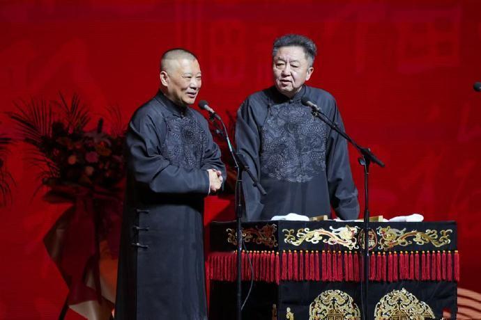 郭德纲宁波专场圆满成功！这场演出，是郭德纲蛇年巡演的收官演出，也是一场万人专场演