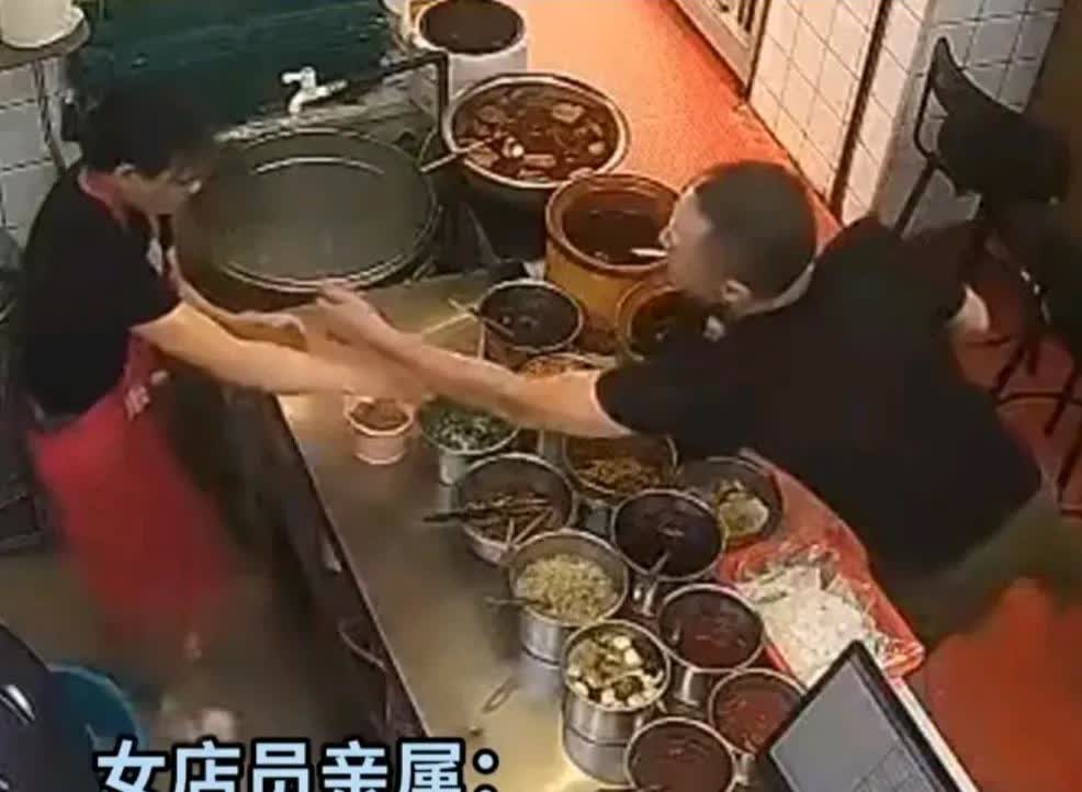 真是色胆包天，胆大妄为!湖南衡阳，一男子到吃粉店里，强行搂抱19岁女