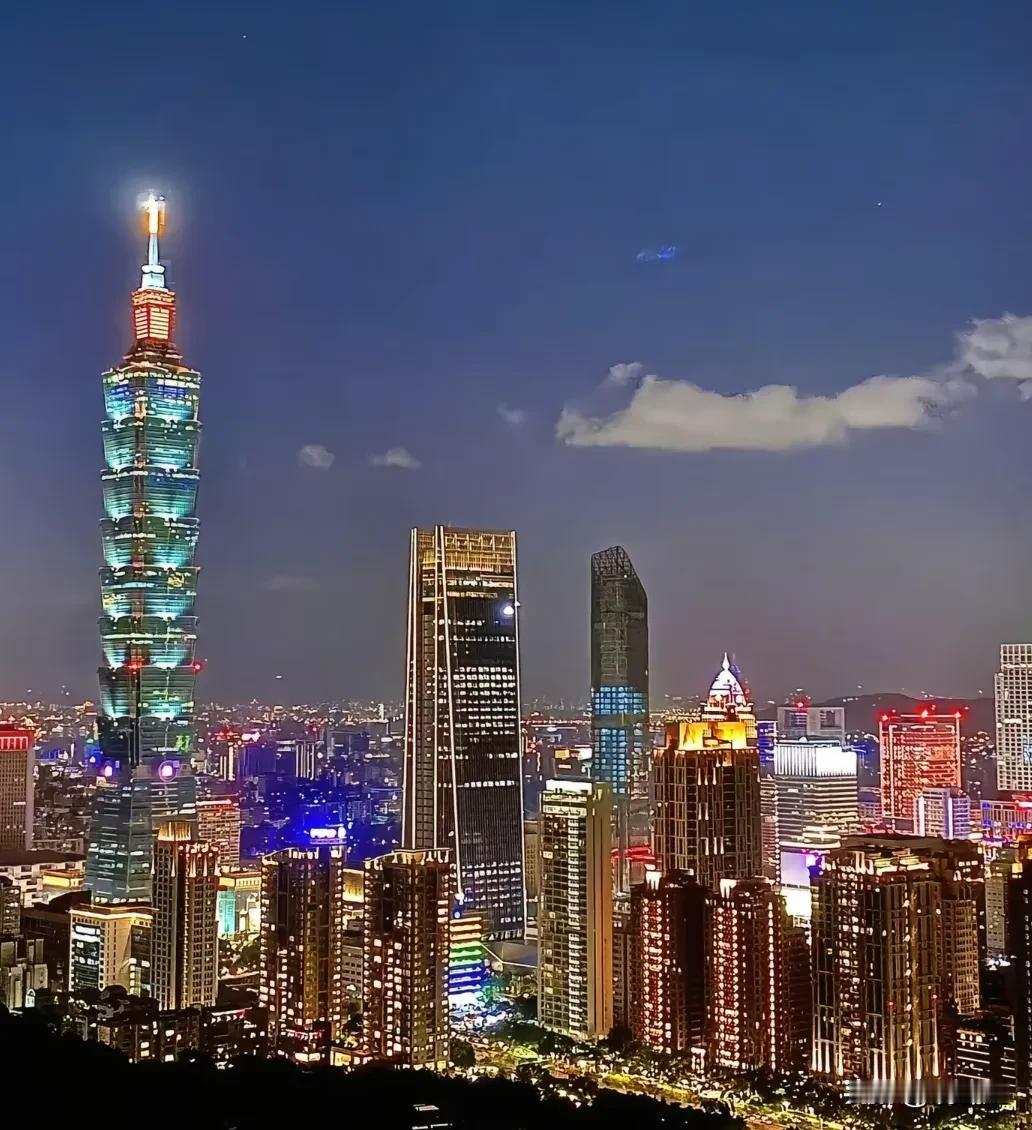 真的有变化，岛内支持统一、认同自己是中国人的台湾同胞越来越多！我最近看中国台