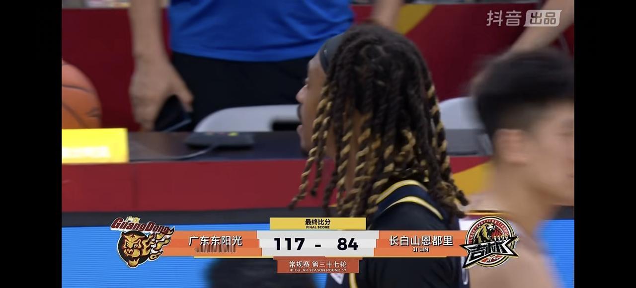 广东队兵不血刃以117：84大胜吉林，彰显8冠王风范：1、广东主教练杜峰确实是