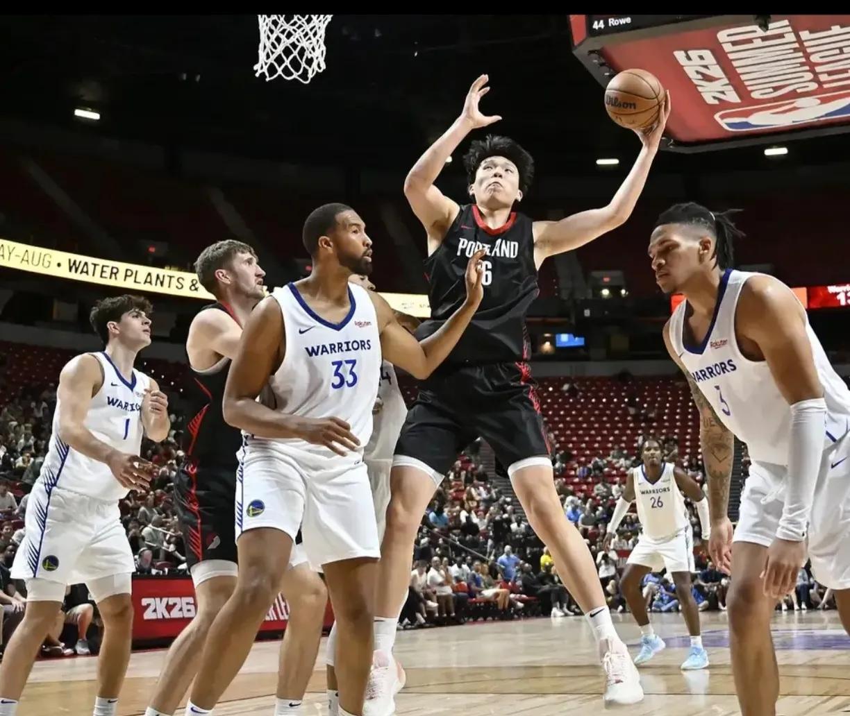 随着杨瀚森在NBA首秀表现惊艳后，会发生三个意料之中的事件：1，赛后，NBA各