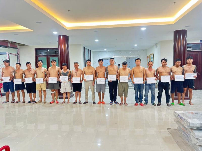 越南同奈省及南部省市逮捕20名跨国犯罪团伙成员25年12月27日上午，越南公安