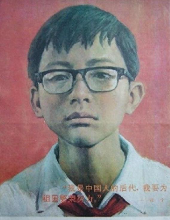 1988年，14岁因救火而壮烈牺牲的小英雄赖宁，牺牲30多年后，不仅雕像被拆除，
