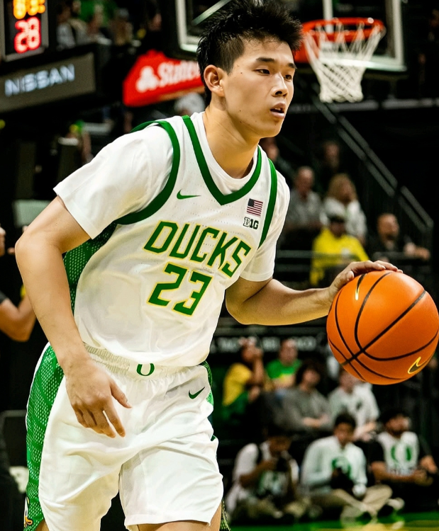 林葳2分，俄勒冈大学轻取俄勒冈州立大学。NCAA常规赛，俄勒冈大学和俄勒冈州立大