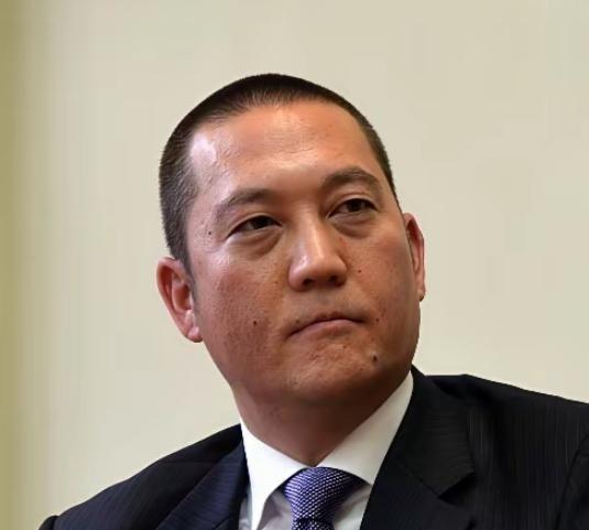 谁能想到，在台湾省桃园市慈湖“悬空”停放了整整51年的两口实木铜棺，竟然在4月1