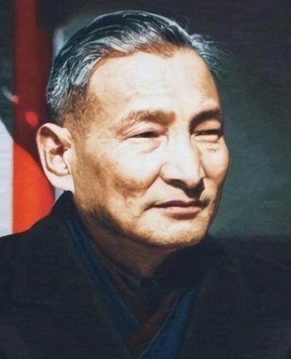 陈云是我国伟大的政治家，曾经担任多个重要职位，也提出了一系列重大改革决策，为我国