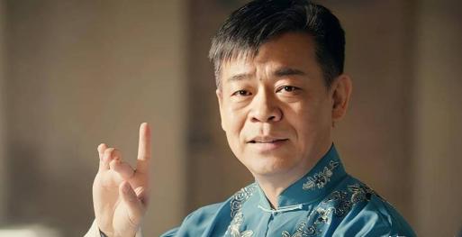 主持人问孙浩："你怎么想到要演《主角》里的男旦？"孙浩说："我没想到我会演个男