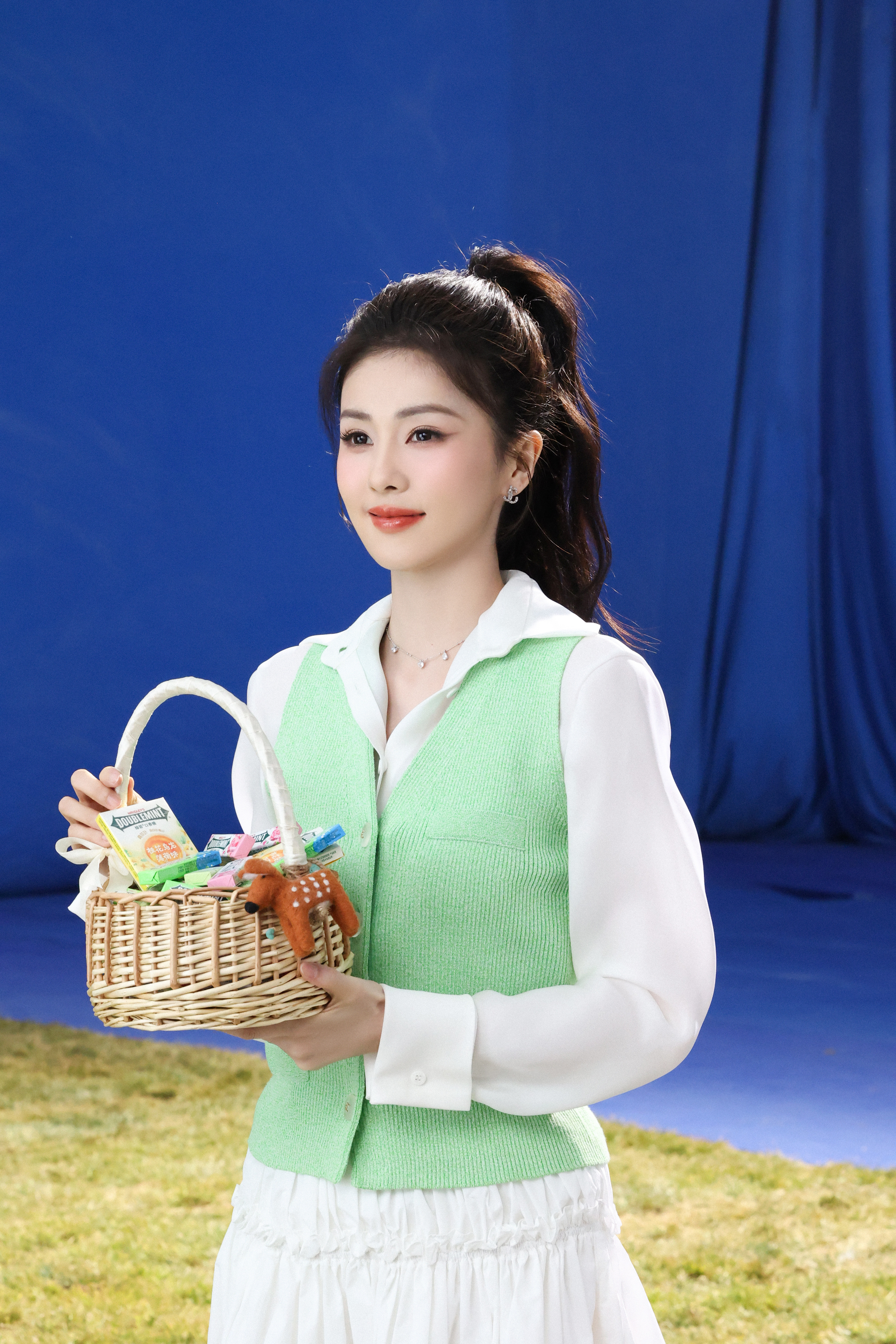 白鹿说将舆论焦点拉回作品本身白鹿在复制粘贴的时代，你是手写的诗