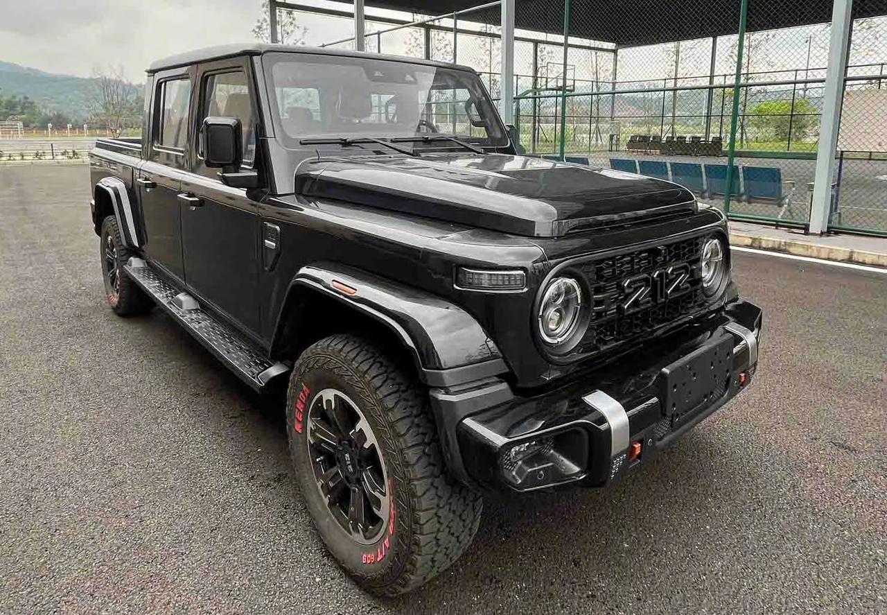 发现了一个设计非常牛的车型！北京汽车制造厂出的一个皮卡车！是212为底盘制造的！