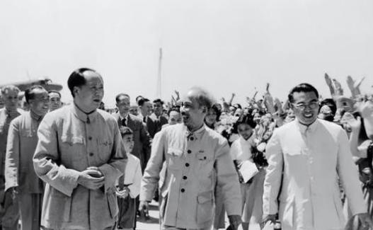1969年，越南主席胡志明与世长辞，消息传到中央，周总理亲自指示驻越大使千万不要