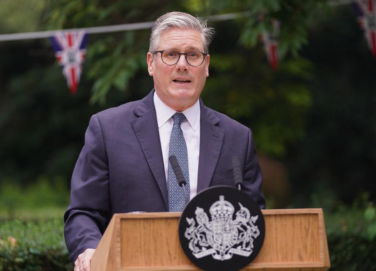 英国首相斯塔默抛出了一句话，让全世界都屏住了呼吸。俄乌冲突已经持续三年多