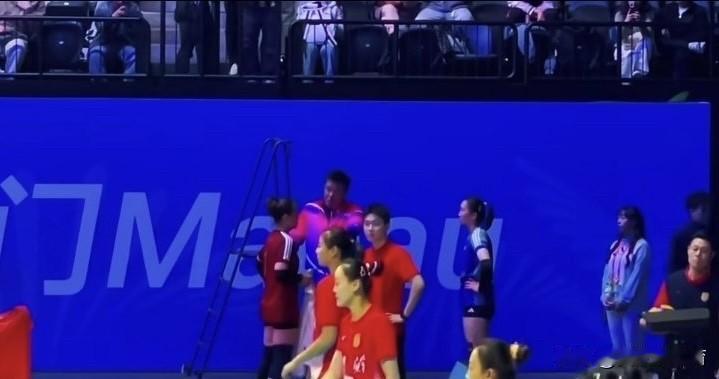 上海女排夺冠的机会真的来了！那个喜欢骂队员，把高意、仲慧、王唯漪骂哭的上海女排主