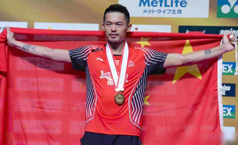 林丹的财富自由，给普通人看傻了！生涯奖金4000万只是起步，尤尼克斯10