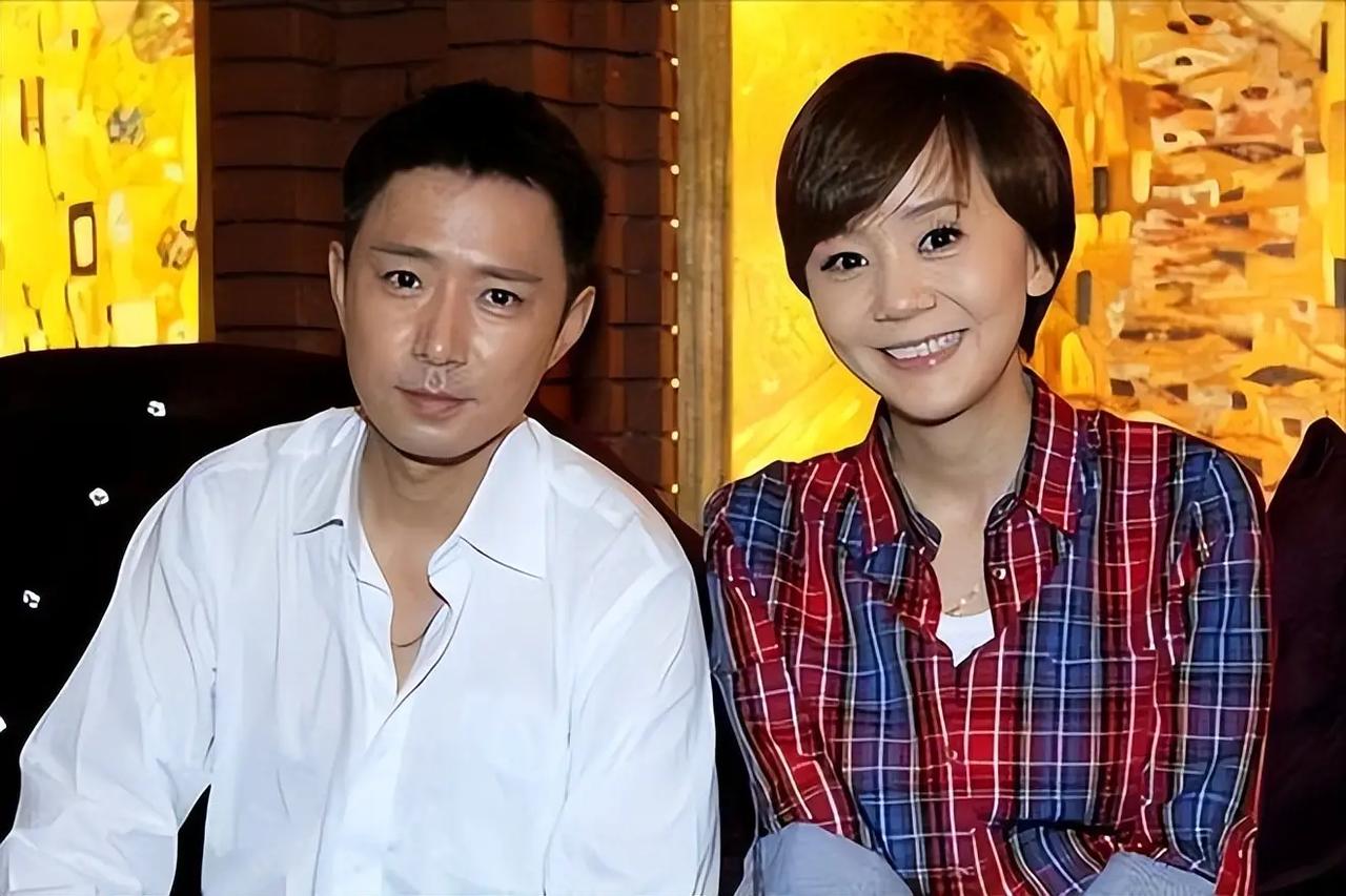 2011年，演员王一楠说，她第一次去高鑫家，一见到未来婆婆，当场惊呆了，嘴巴张得