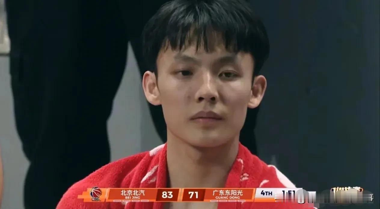 徐杰打不了硬仗！京粤大战G3场再次印证了这个结果，全场比赛徐杰直接玩起了消失，全