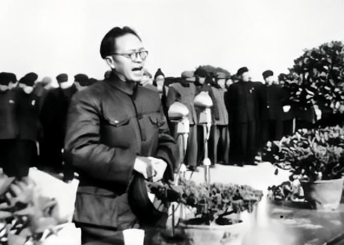 1952年春，时任湖南省委书记的黄克诚，接到了中南局代理书记邓子恢的电话，得到了