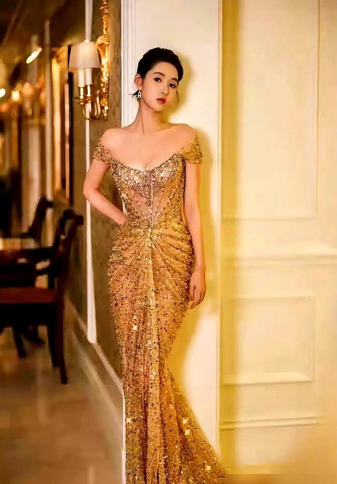 每月还4万2的房贷，房子却空着。杨玏的这段感情，代价真不小。他曾花3个月装修