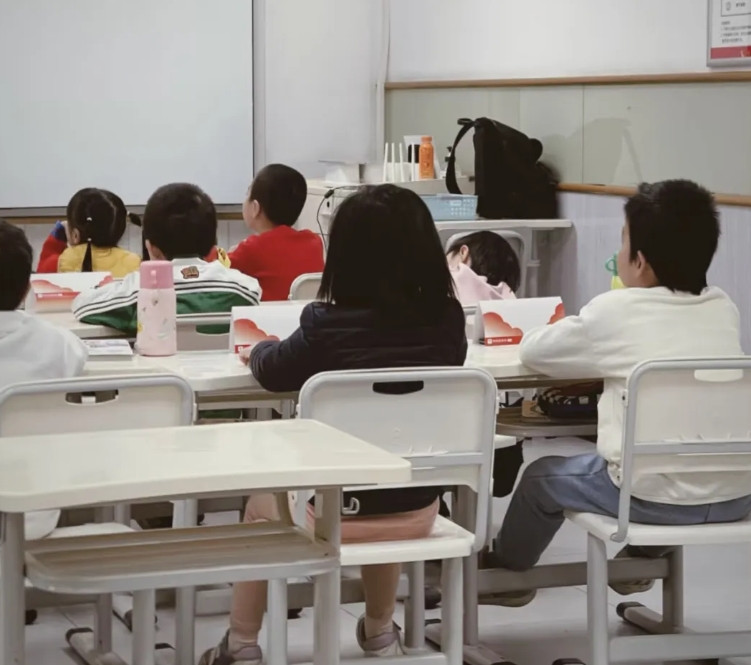 教育部刚刚宣布了一个决定我不知道对于家长来说是好消息还是坏消息，因为如果说好消