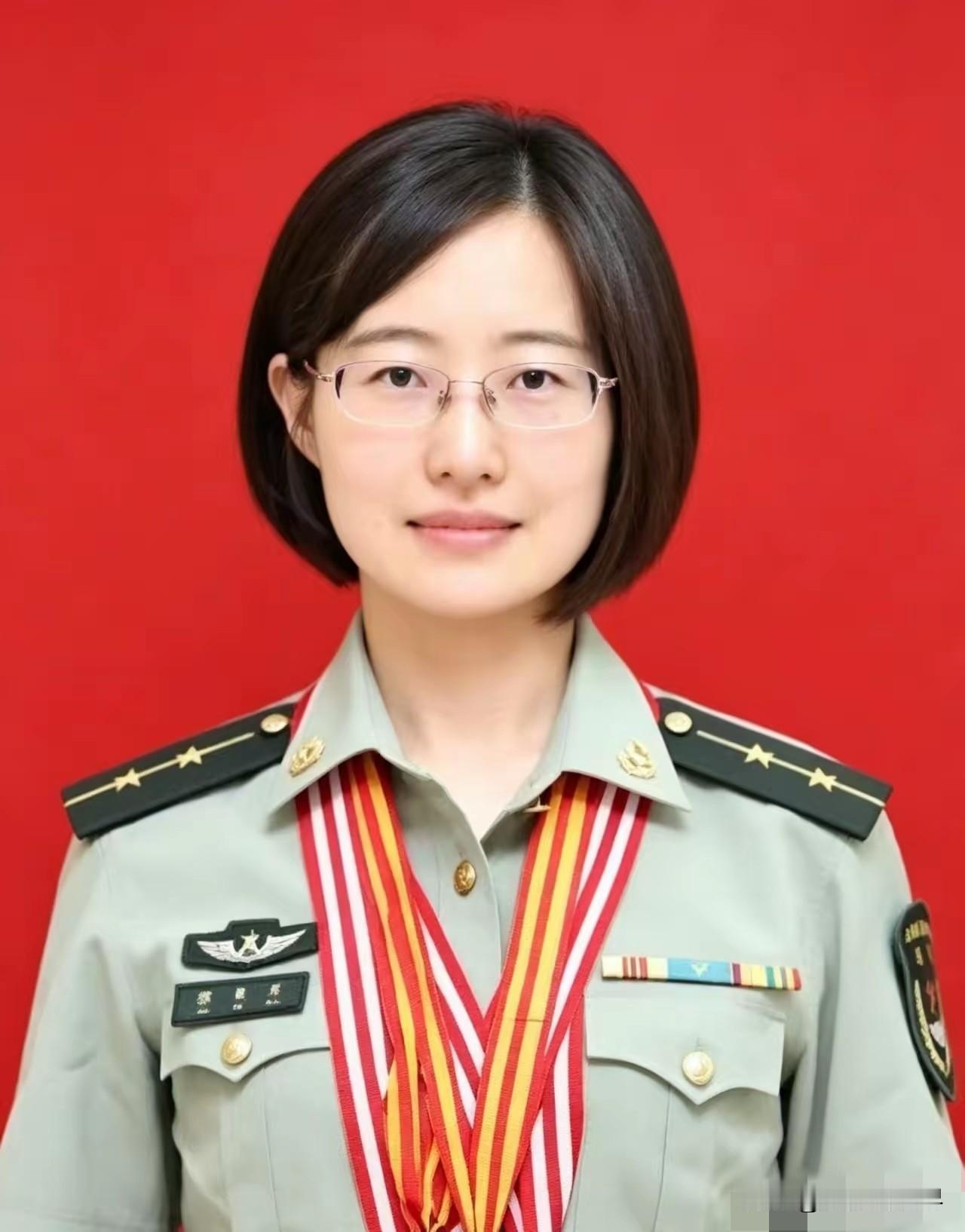 徐美多，女，汉族，1996年10月出生，黑龙江佳木斯人，2005年11岁特招入伍