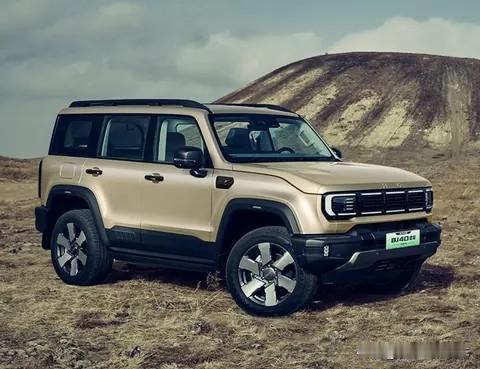 为什么越来越多的人，开上了“方盒子？1、现在人们生活条件好了，节假日就喜欢往