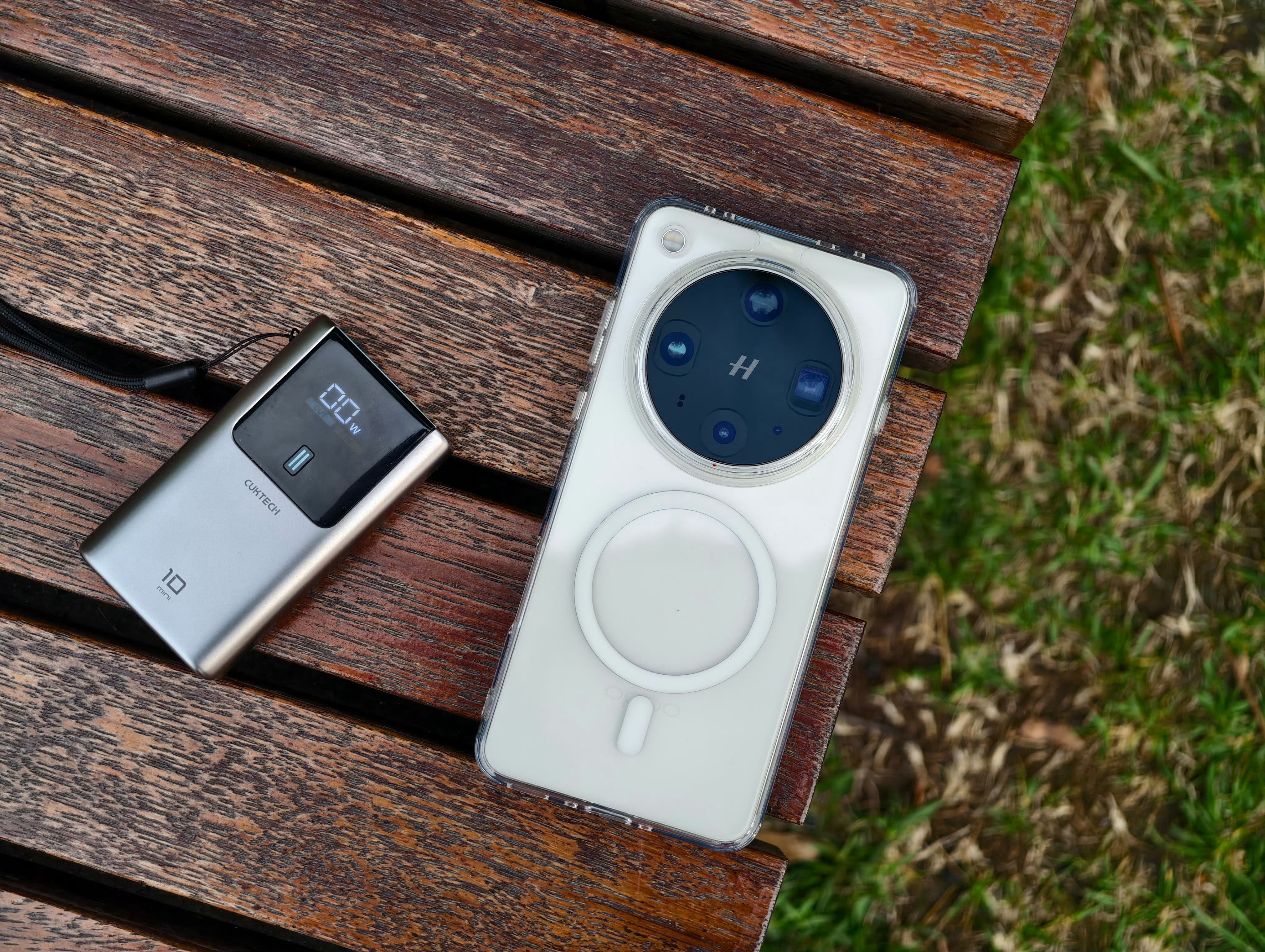 还有兄弟在用OPPOFindX8Ultra么？翻到一个老莱家磁吸透明壳，很