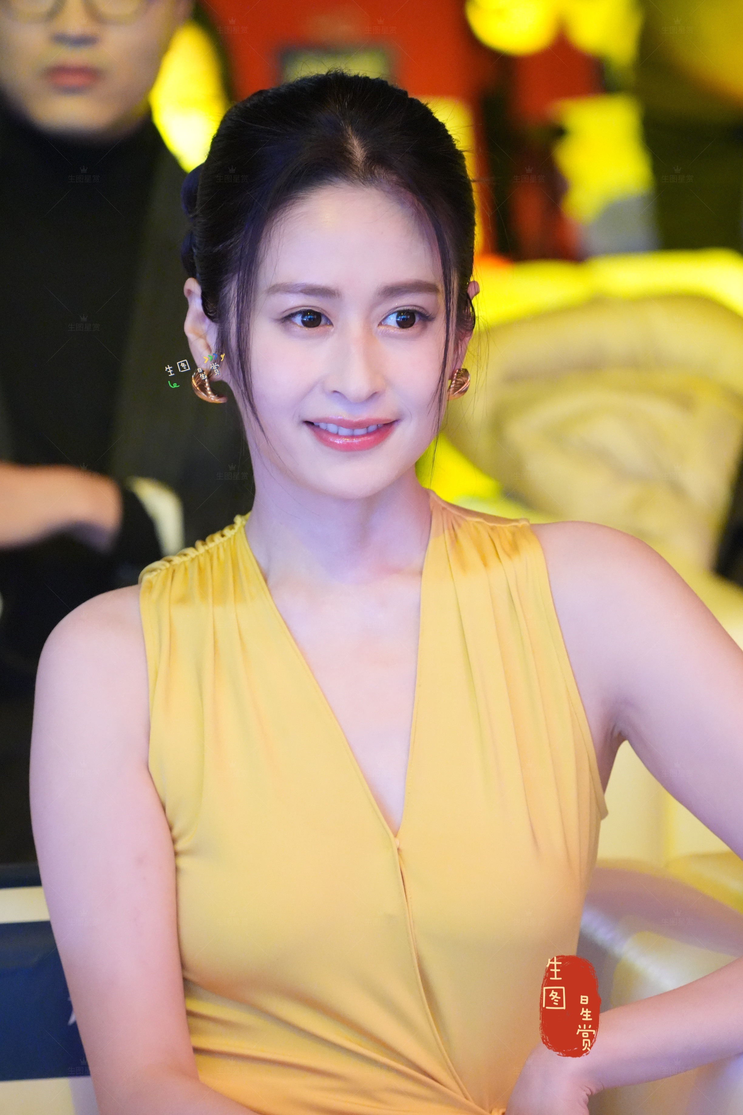 颖儿新周刊视频榜生图好一朵明媚的黄玫瑰💛💛