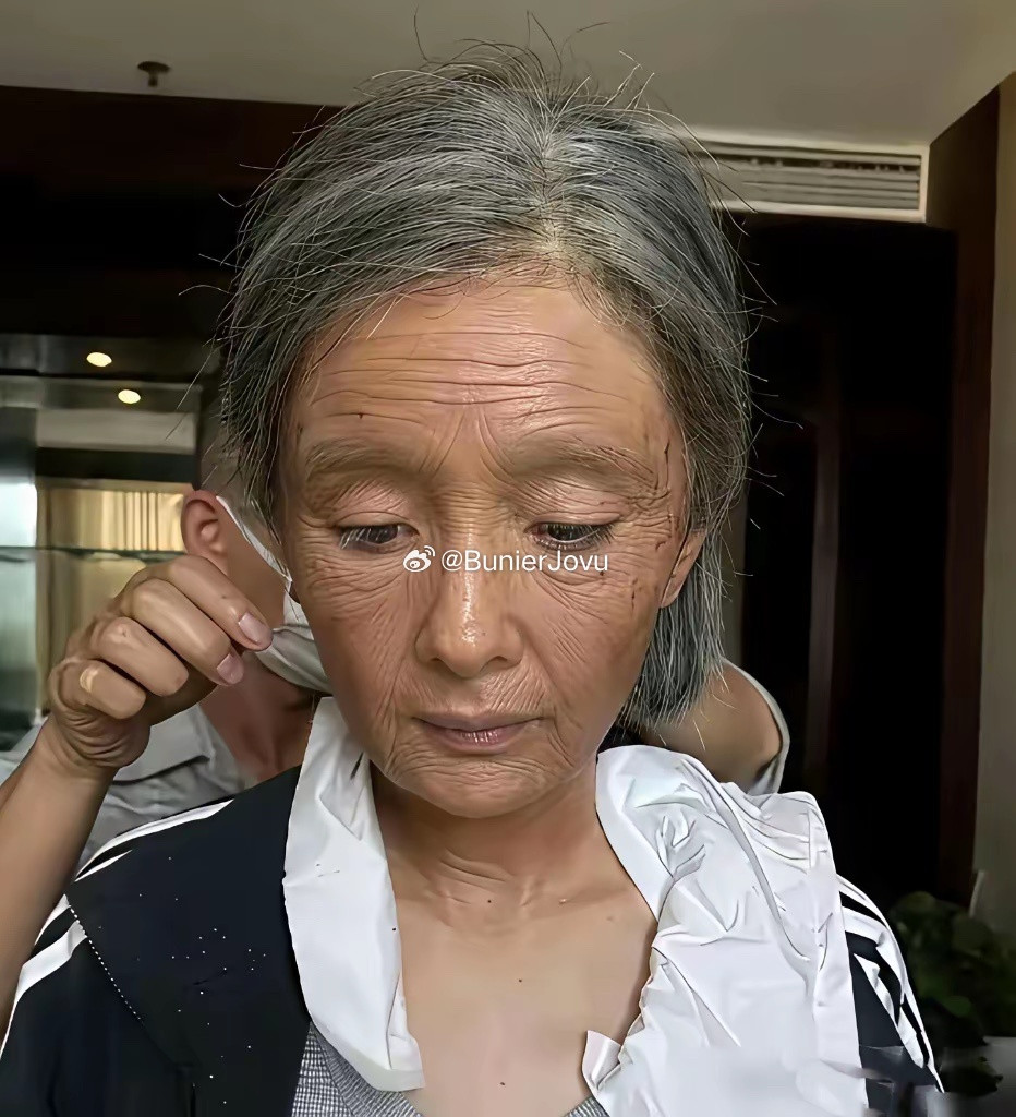 杨幂的老年妆，不得不佩服化妆师的巧手！