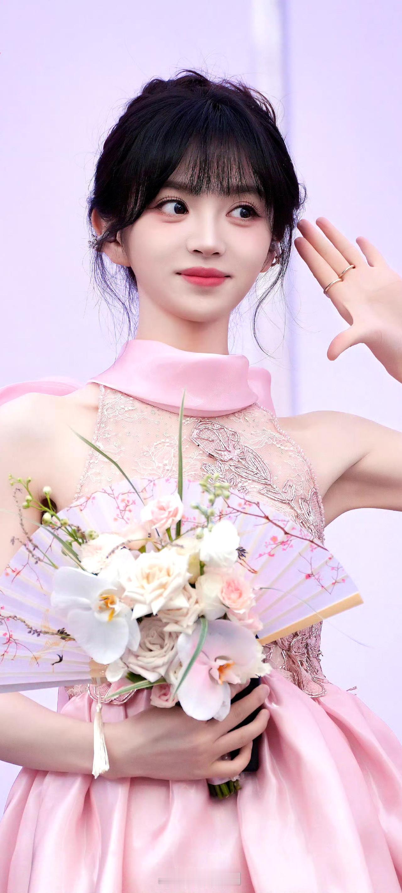 田曦薇是甜妹天花板吧田曦薇分享美图，共享美好分享治愈系美图甜妹笑容田曦薇