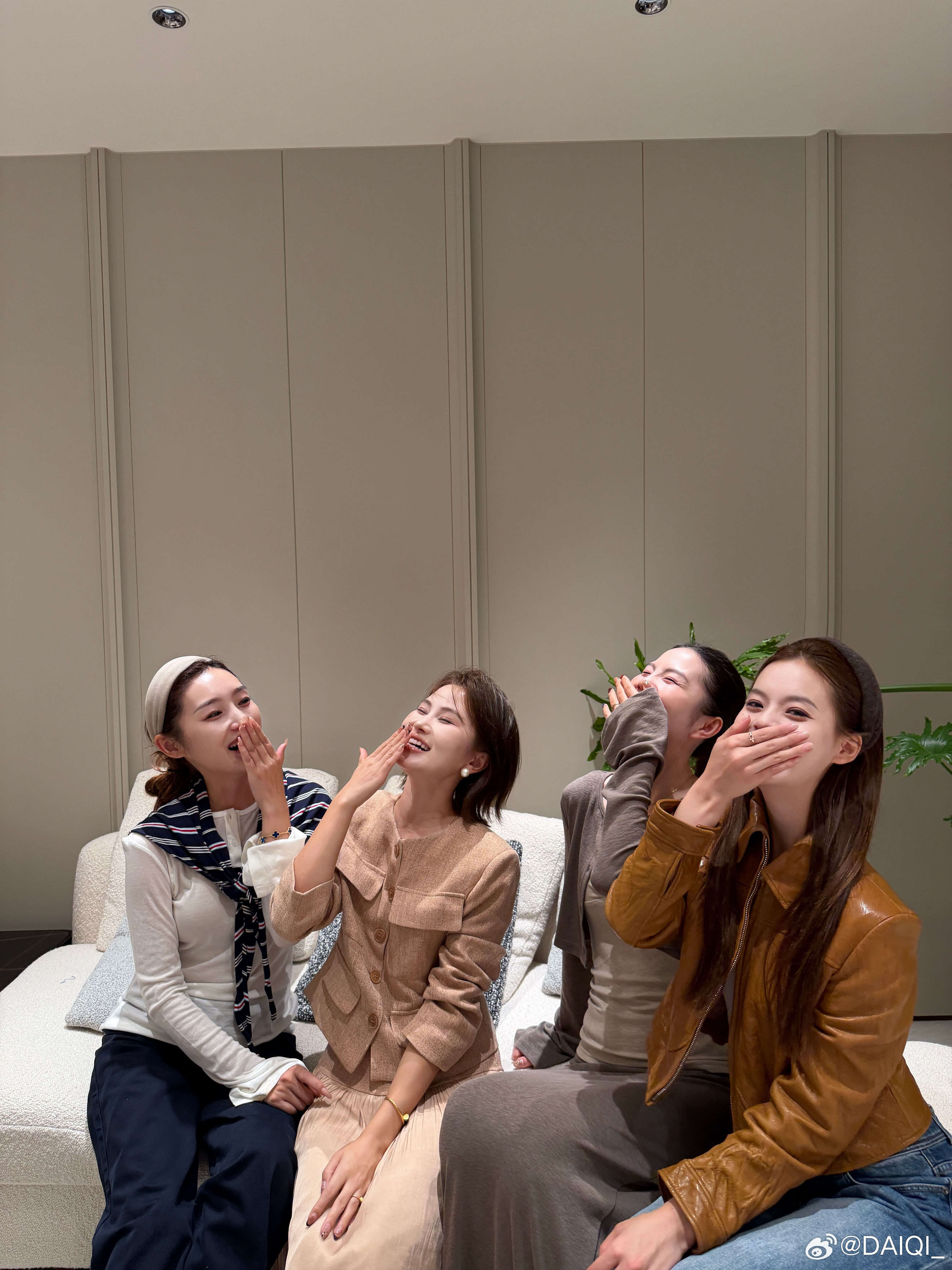 和姐姐们见面美呀～​​​