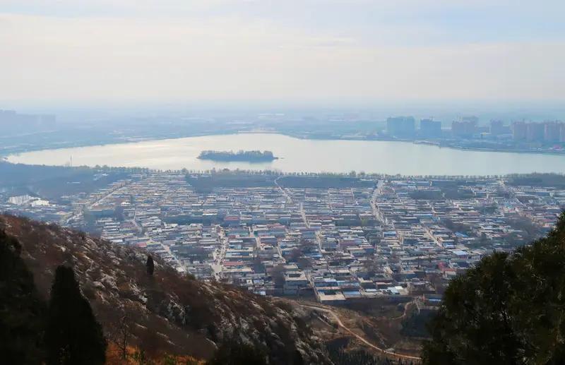 3月12日，山东省教育厅公示拟申报的3个高校设置事项，其中济宁拟新建一所民办高校