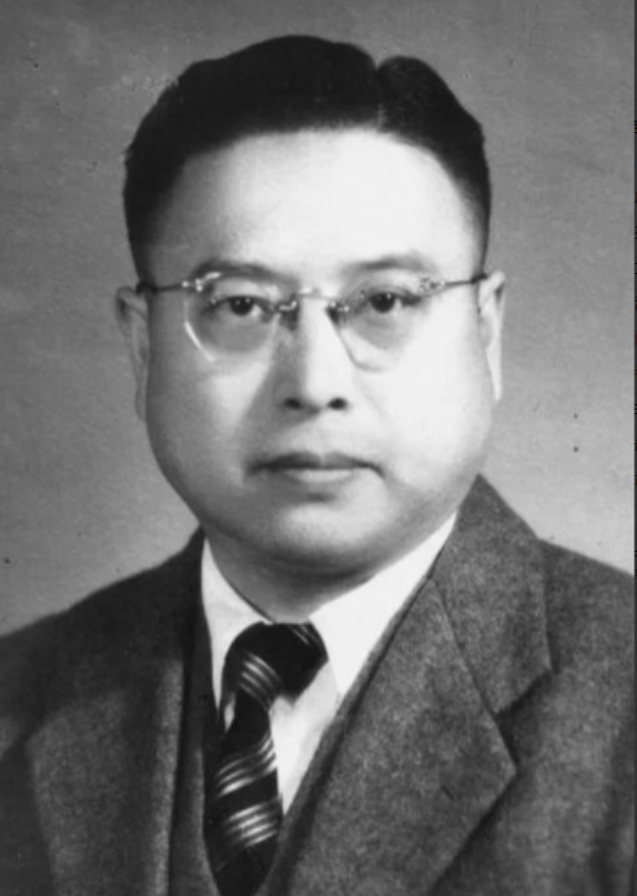 1949年，黄竞武被捕，敌人见他不屈服，就把他活埋。当泥土将他全部埋没时，敌人正