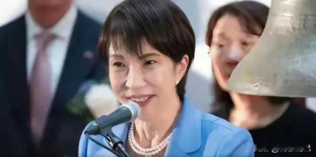 高市真是想得太简单了，拖延光刻胶的审批就能让我们停下来？这完全低估了我们自己。日