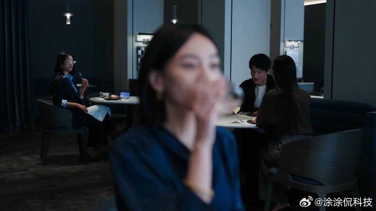 打工人们注意了！华为MateX7这个大屏AI真的是来拯救我们的！早上通勤的时候