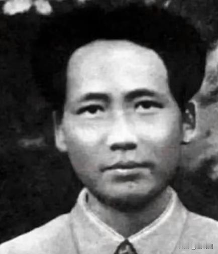 彭总养大的儿子，22岁当上师长，毛泽东说他必反，彭总不信。彭总一生没有留下子女，