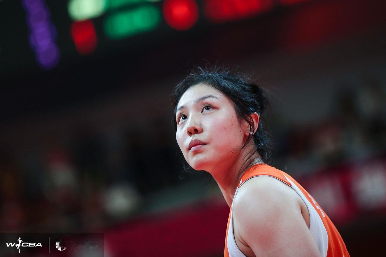 张茹加盟山西女篮，内蒙古女篮解散，四川队会怎么样玩？张茹这几年就是工兵，得分