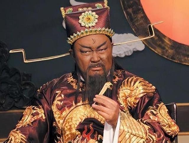 1062年，包拯去世，出殡当天发生了一件奇怪的事，原来，他临终时悄悄告诉女婿文效