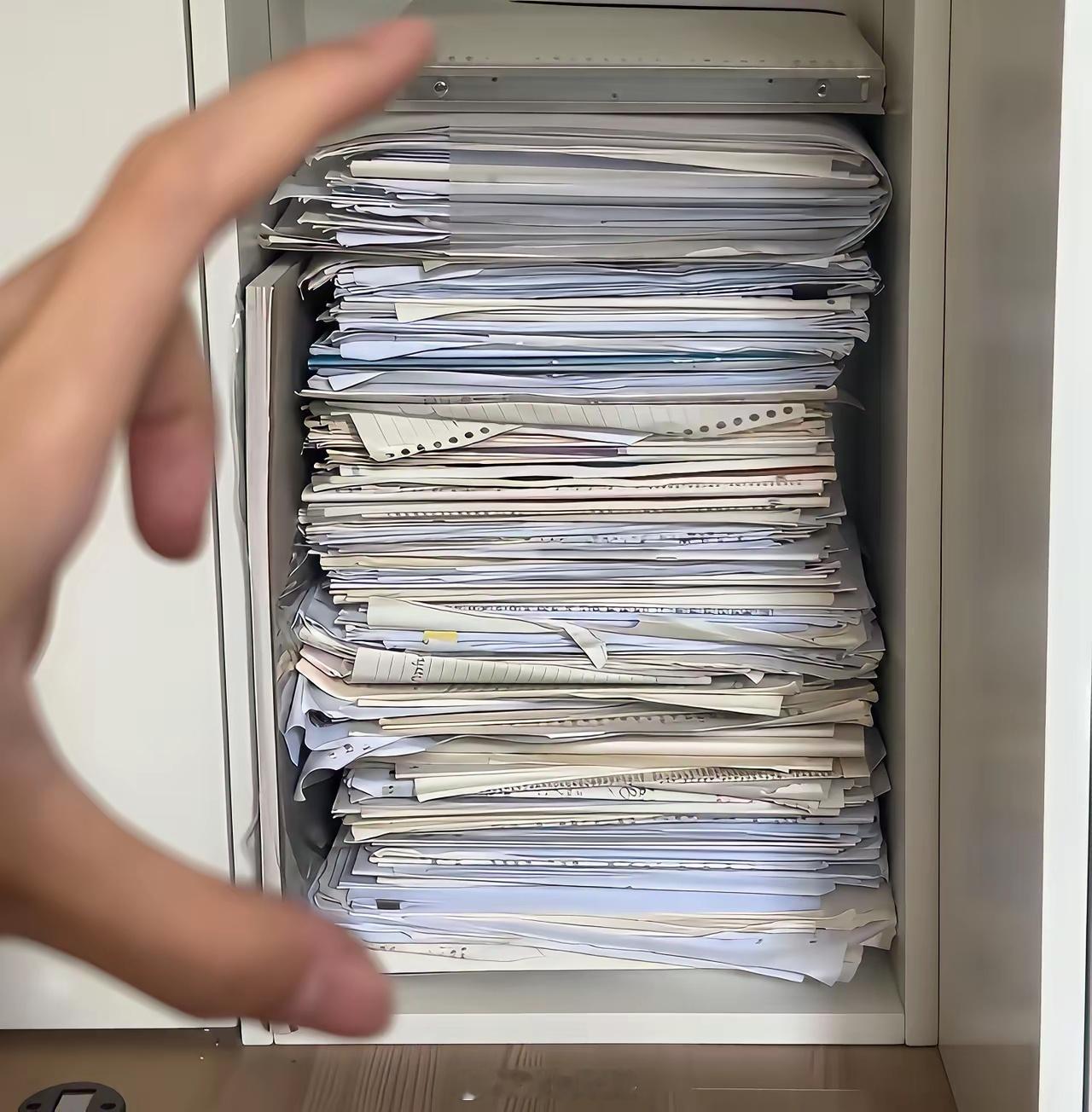 深圳中学全班第一的娃，她妈让她每晚晚上11点必须睡觉。学习再紧，身体是本钱，高效