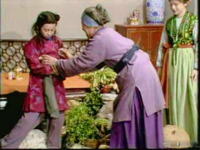 红楼梦刘姥姥：最接地气的底层智者，句句都是生存智慧老刘老刘，食量大如牛，吃个