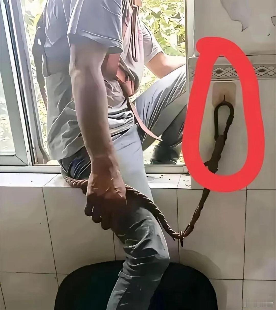 一个小时八百块？他赚这钱我是一点也不眼红